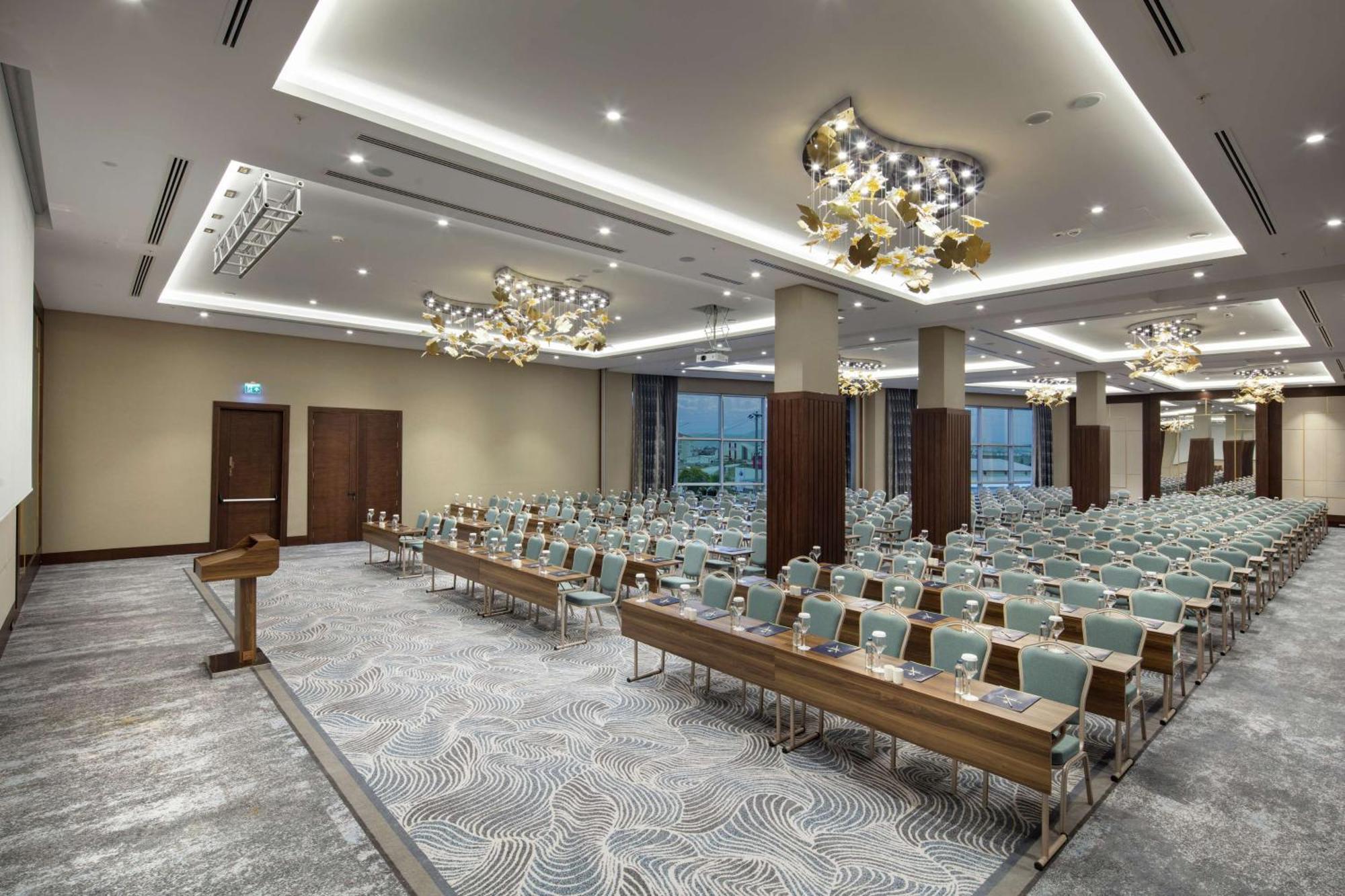 Doubletree By Hilton Afyonkarahisar Hotel Bagian luar foto